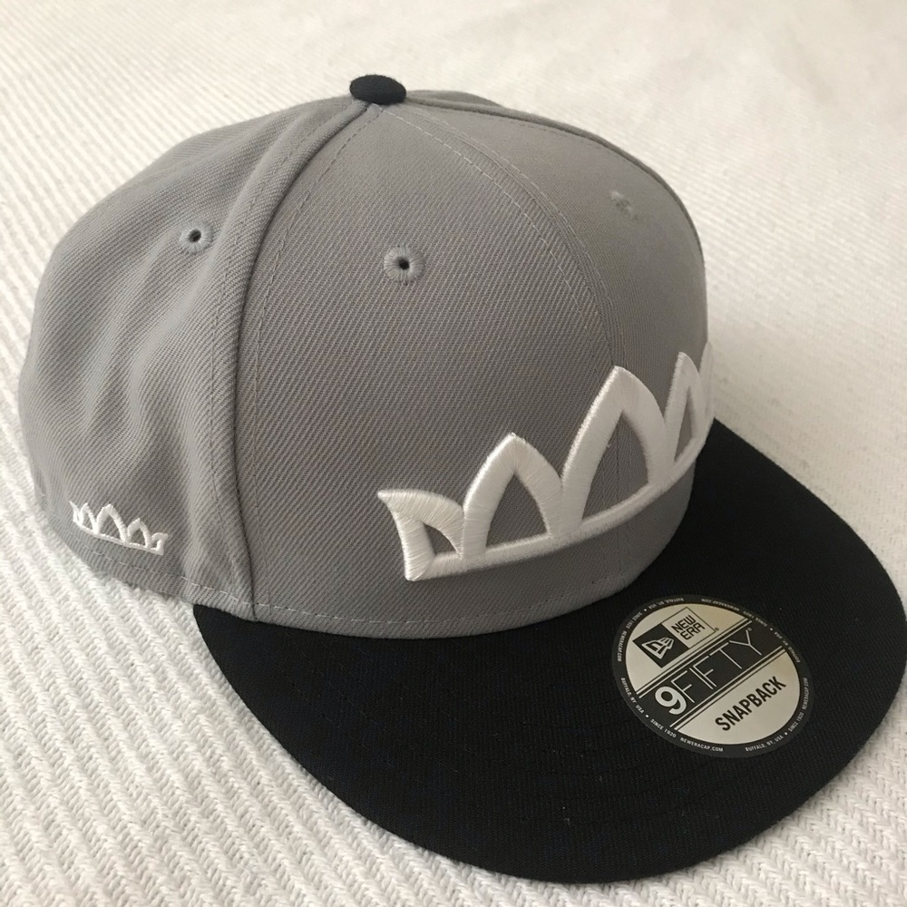 New Era 9Fifty SnapBack hat.